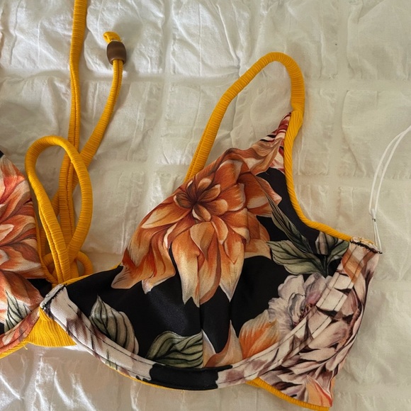 Maaji floral ribbed reversible bikini top - Picture 3 of 8